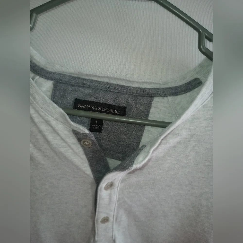 GUC Men's Banana Republic Henley Shirt Size Large L